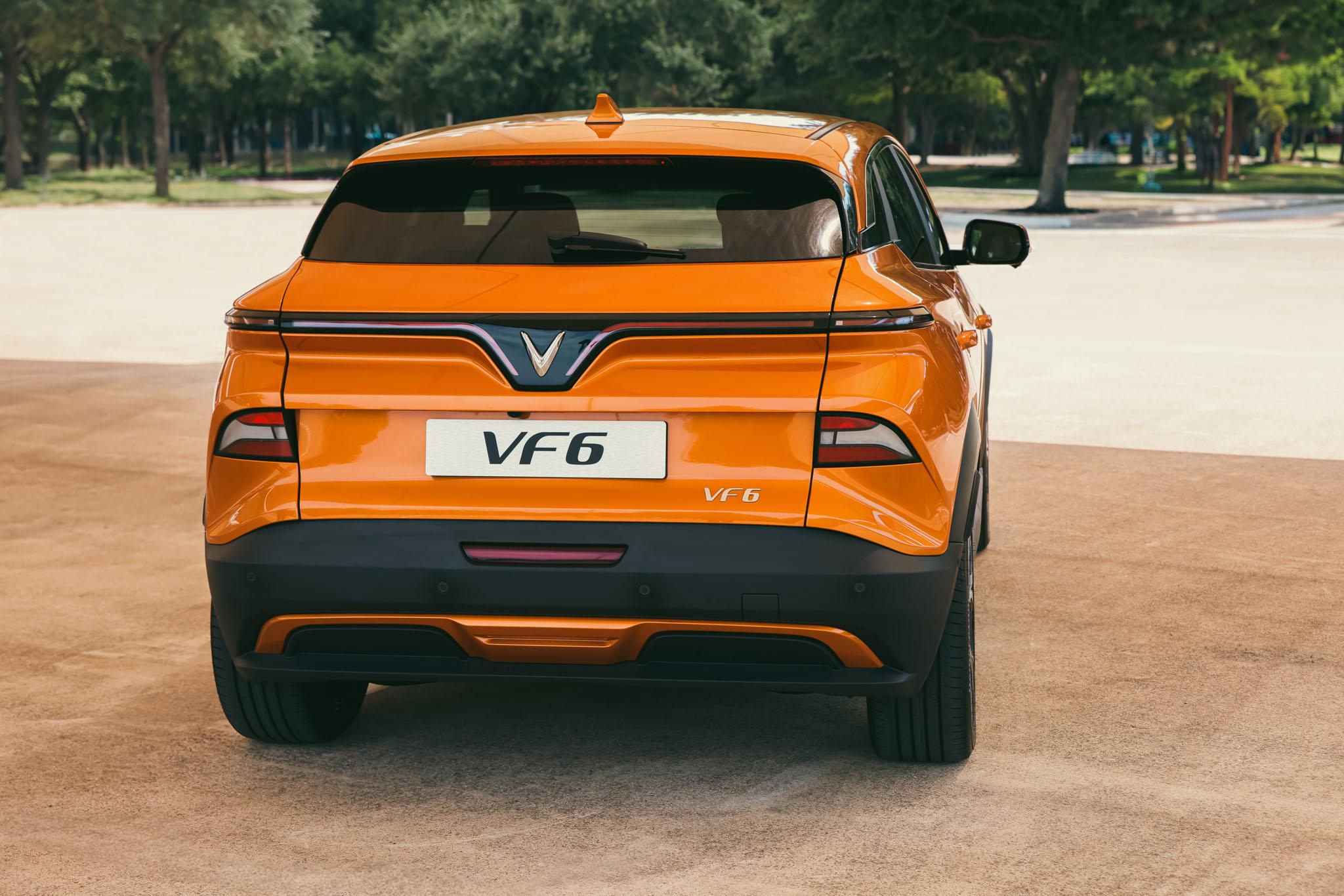 Đánh giá VinFast VF6 sau thời gian sử dụng: Ưu điểm và nhược điểm 29 Đánh giá VinFast VF6 sau thời gian sử dụng: Ưu điểm và nhược điểm VinFast VF6 vận hành trên đường