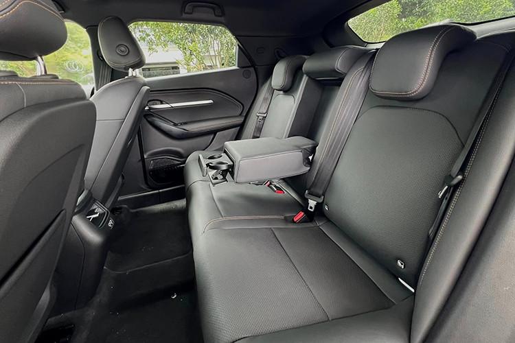 VinFast VF6 Chạy Taxi: Có Nên Mua? Chi Phí Tại Đà Nẵng 29 VinFast VF6 Chạy Taxi: Có Nên Mua? Chi Phí Tại Đà Nẵng Nội thất VinFast VF6 chạy taxi công nghệ