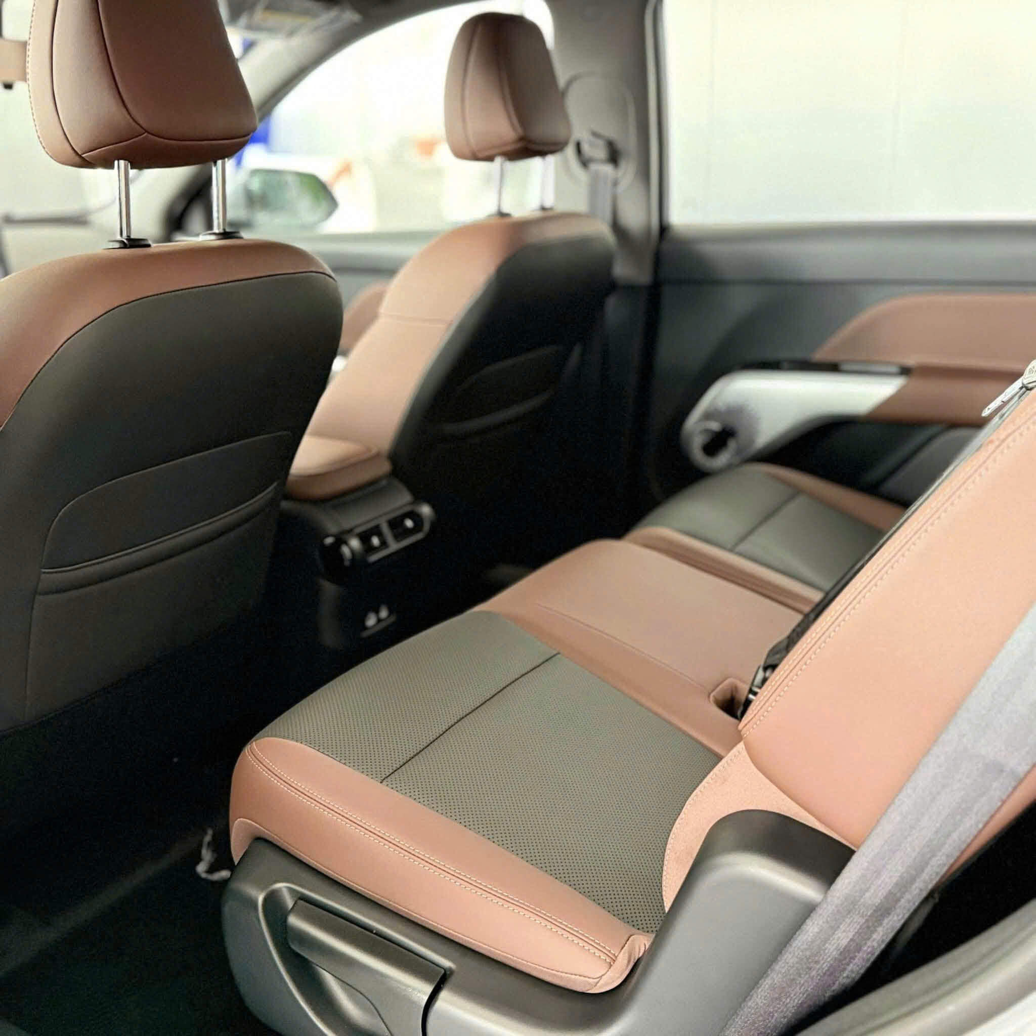 Màu nội thất VinFast MPV7: Có những lựa chọn nào? 32 Màu nội thất VinFast MPV7: Có những lựa chọn nào? Hình ảnh hàng ghế thứ 2 vinfast mpv7